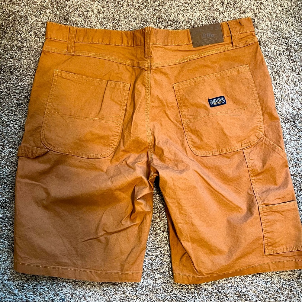 Smith’s Workwear Cargo Men’s Shorts / Size 40 / Camel Color - Brand NWOT
